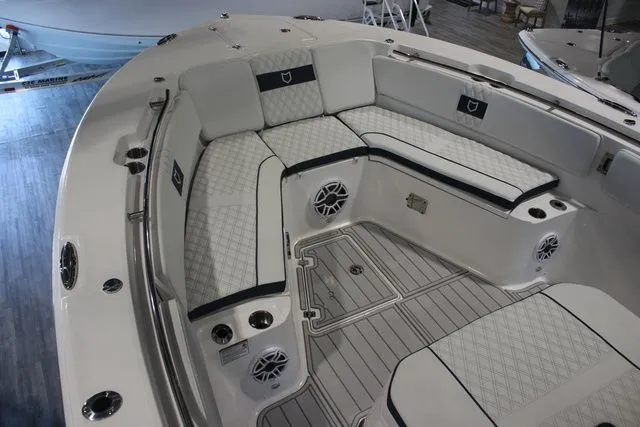 Slide: The Image of Sea Fox Commander 328 2026 - 19