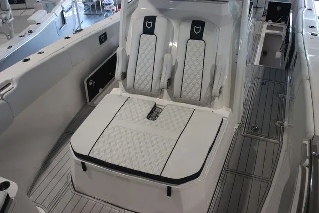 Slide: The Image of Sea Fox Commander 328 2026 - 21