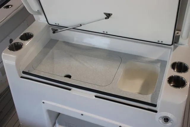 Slide: The Image of Sea Fox Commander 328 2026 - 42