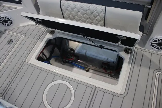 Slide: The Image of Sea Fox Commander 328 2026 - 43