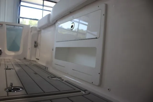 Slide: The Image of Sea Fox Commander 328 2026 - 44