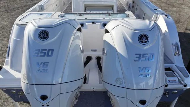 Slide: The Image of Sea Fox Commander 328 2026 - 5