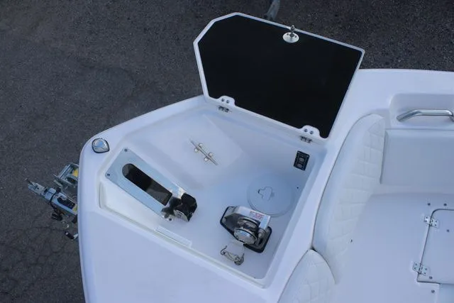 Slide: The Image of Sea Fox 268 Commander 2026 - 11