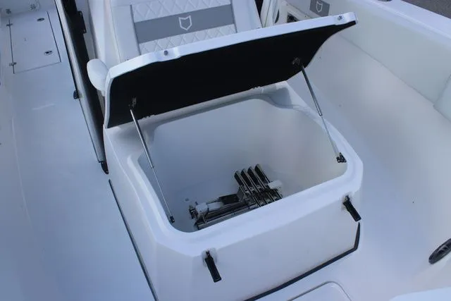 Slide: The Image of Sea Fox 268 Commander 2026 - 14