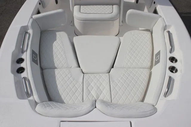 Slide: The Image of Sea Fox 248 Commander 2026 - 18