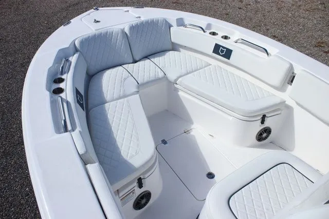 Slide: The Image of Sea Fox 248 Commander 2026 - 16