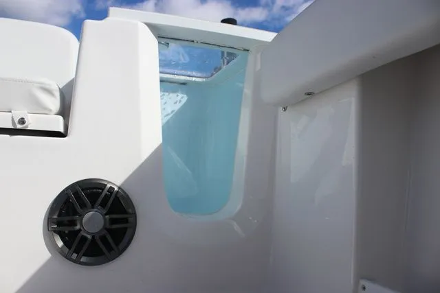 Slide: The Image of Sea Fox 248 Commander 2026 - 23