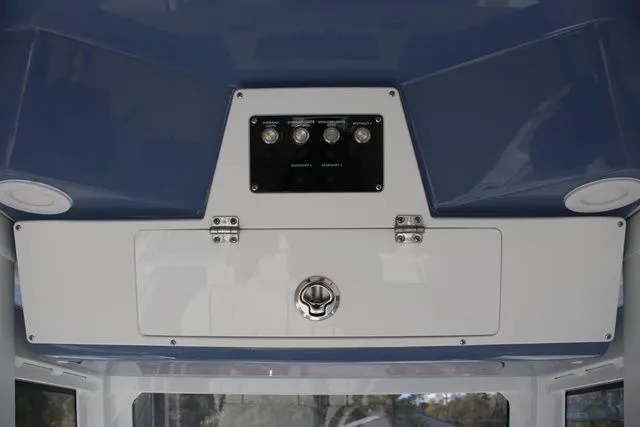 Slide: The Image of Sea Fox 248 Commander 2026 - 24