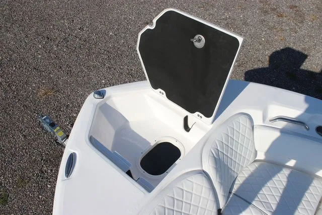 Slide: The Image of Sea Fox 248 Commander 2026 - 15