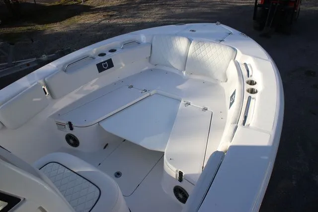 Slide: The Image of Sea Fox 248 Commander 2026 - 8