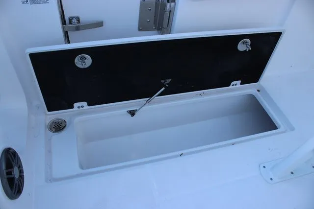 Slide: The Image of Sea Fox 268 Commander 2026 - 16