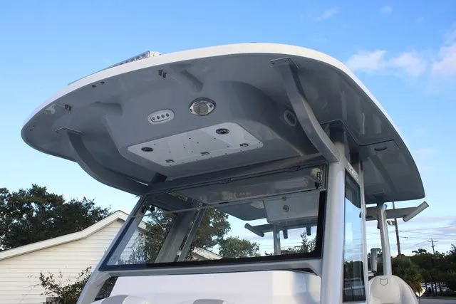 Slide: The Image of Sea Fox 328 Commander 2026 - 14