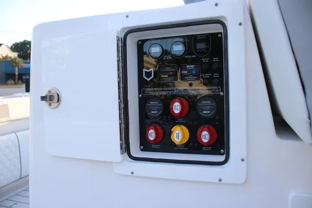 Slide: The Image of Sea Fox 328 Commander 2026 - 20