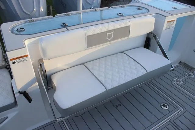 Slide: The Image of Sea Fox 328 Commander 2026 - 21