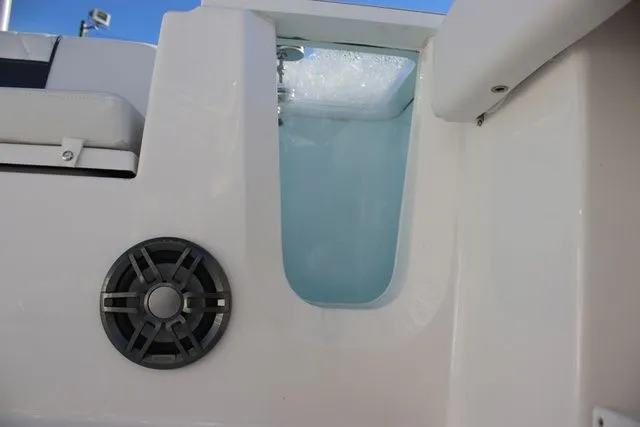 Slide: The Image of Sea Fox 248 Commander 2026 - 17