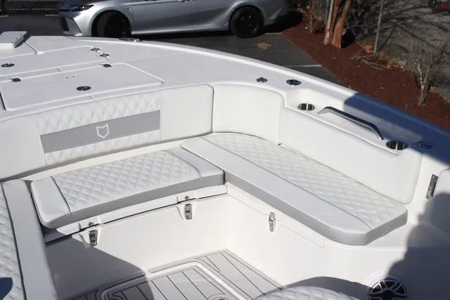 Slide: The Image of Sea Fox Hybrid LT 282 LT 2026 - 30