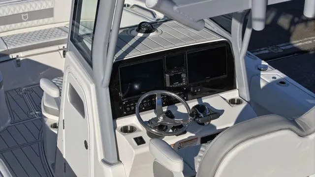 Slide: The Image of Sea Fox Hybrid LT 282 LT 2026 - 7