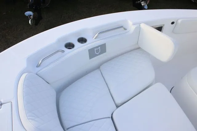 Slide: The Image of Sea Fox 228 Commander 2026 - 31