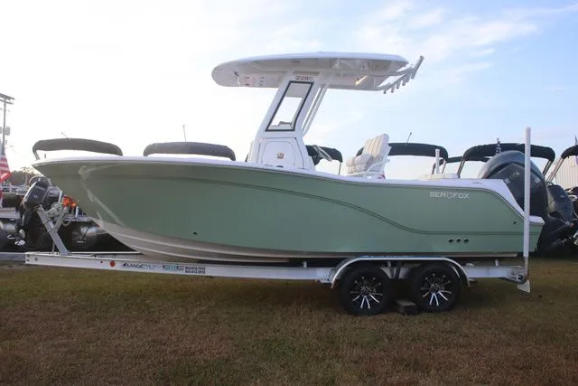 Slide: The Image of Sea Fox 228 Commander 2026 - 5