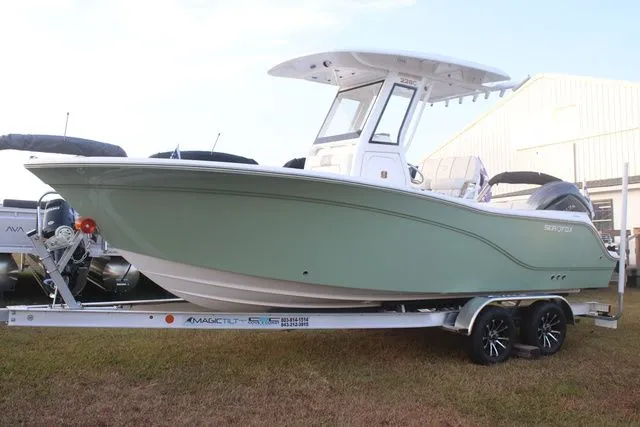 Slide: The Image of Sea Fox 228 Commander 2026 - 7