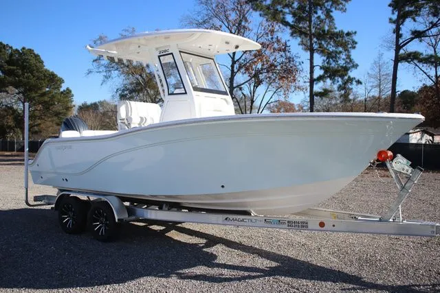 Slide: The Image of Sea Fox 228 Commander 2026 - 9