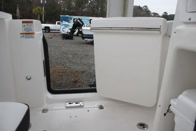 Slide: The Image of Sea Fox 288 Commander 2026 - 18