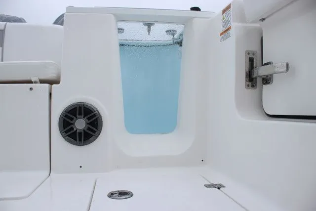 Slide: The Image of Sea Fox Commander 268 2026 - 14