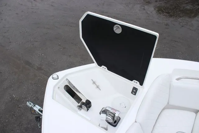 Slide: The Image of Sea Fox Commander 268 2026 - 18