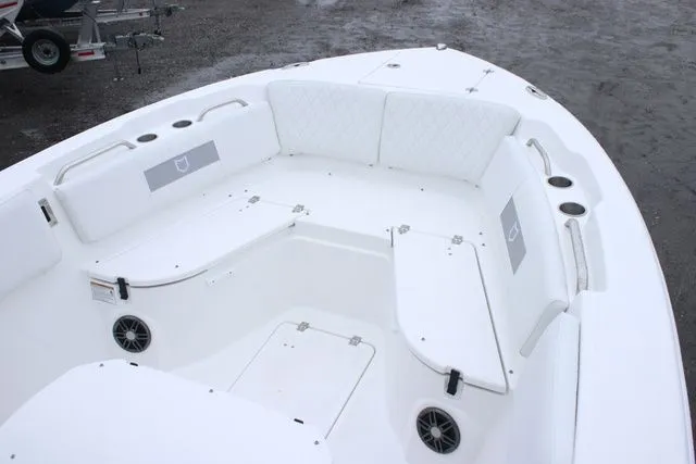 Slide: The Image of Sea Fox Commander 268 2026 - 7