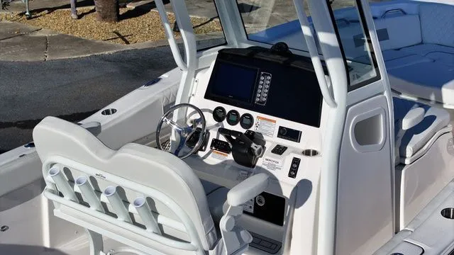 Slide: The Image of Sea Fox Commander 268 2026 - 6