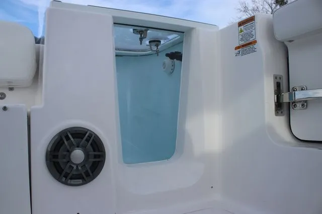 Slide: The Image of Sea Fox Commander 268 2026 - 8