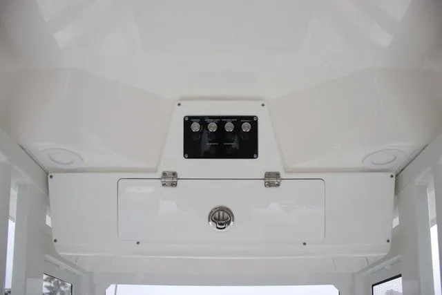 Slide: The Image of Sea Fox 228 Commander 2026 - 12