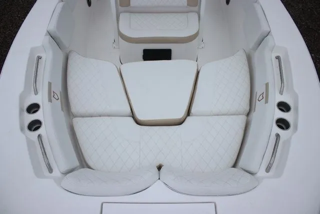 Slide: The Image of Sea Fox 228 Commander 2026 - 15