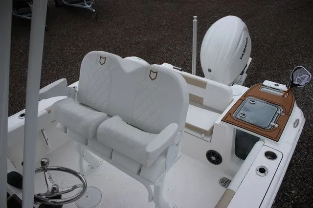 Slide: The Image of Sea Fox 228 Commander 2026 - 18