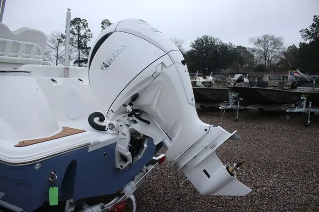 Slide: The Image of Sea Fox 228 Commander 2026 - 21