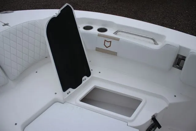 Slide: The Image of Sea Fox 228 Commander 2026 - 5