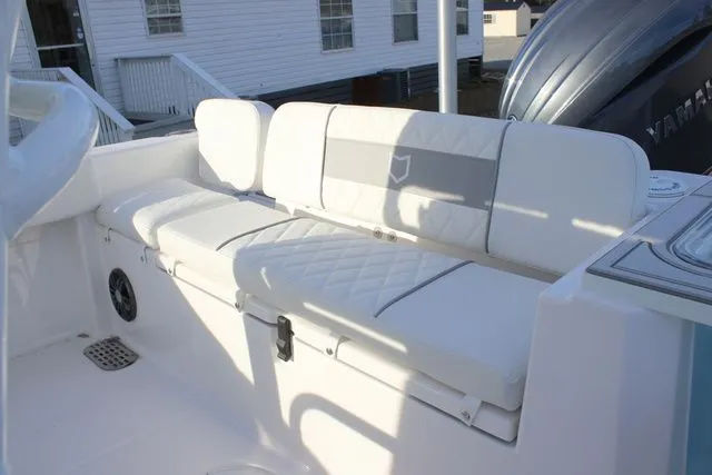 Slide: The Image of Sea Fox 228 Commander 2026 - 10