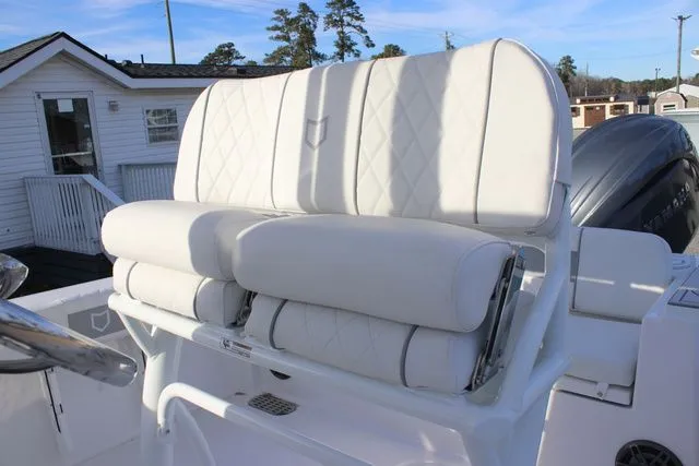 Slide: The Image of Sea Fox 228 Commander 2026 - 13