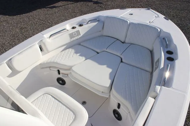 Slide: The Image of Sea Fox 228 Commander 2026 - 15