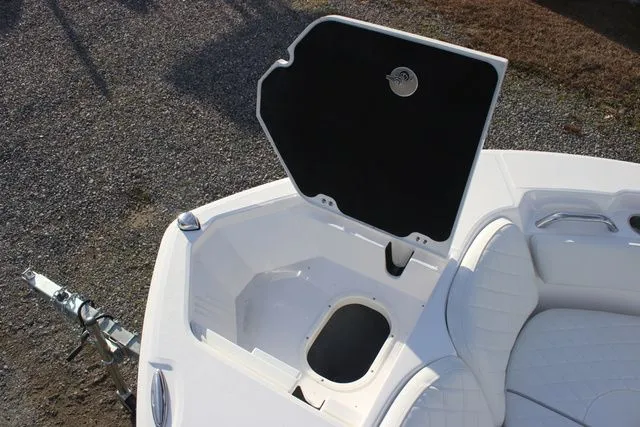 Slide: The Image of Sea Fox 228 Commander 2026 - 9