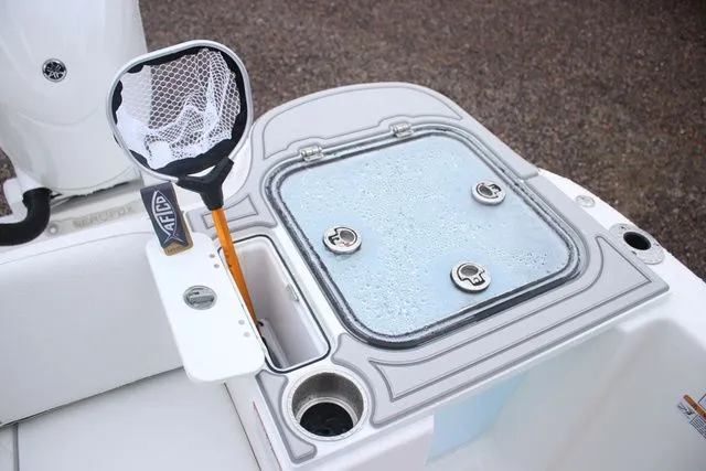 Slide: The Image of Sea Fox Commander 268 2026 - 15