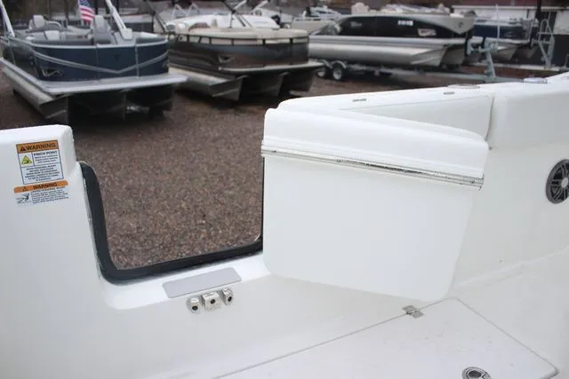 Slide: The Image of Sea Fox Commander 268 2026 - 17