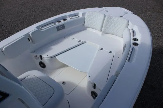 Slide: The Image of Sea Fox 248 Commander 2026 - 10