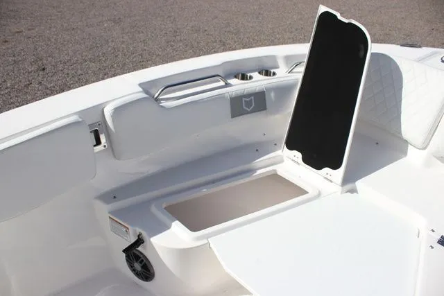 Slide: The Image of Sea Fox 248 Commander 2026 - 12