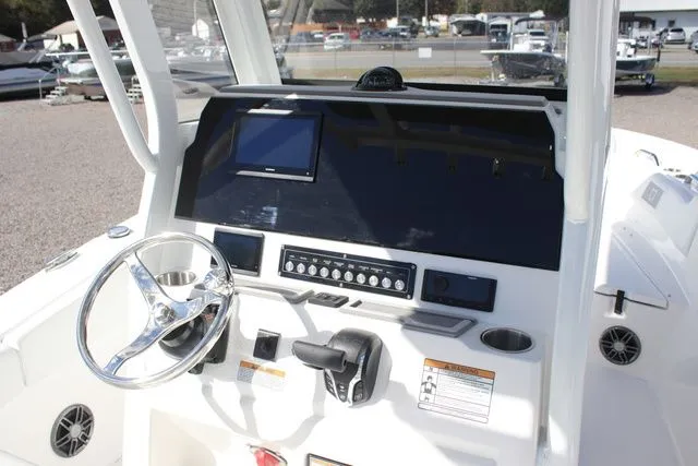 Slide: The Image of Sea Fox 248 Commander 2026 - 16