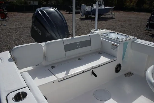 Slide: The Image of Sea Fox 248 Commander 2026 - 9