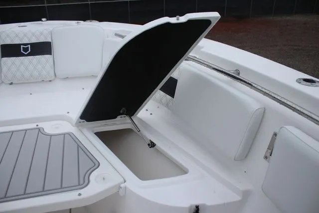 Slide: The Image of Sea Fox 288 Commander 2026 - 8