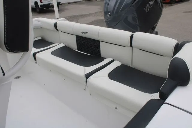 Slide: The Image of Tidewater 210 LXF 2026 - 20