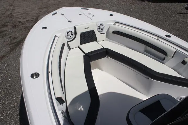 Slide: The Image of Tidewater 232 LXF 2026 - 10