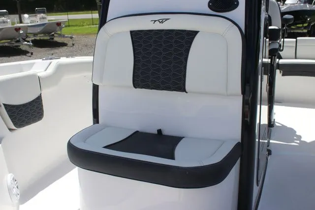 Slide: The Image of Tidewater 232 LXF 2026 - 9